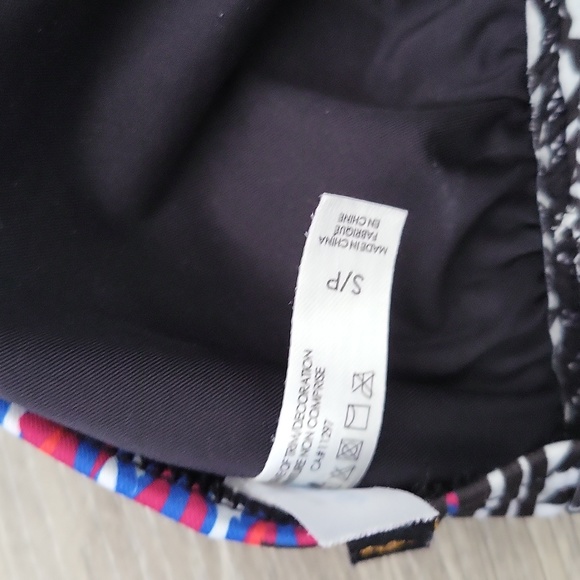 La Vie en Rose l black pattern swim wear l summer l bikini l activewear l - Picture 3 of 6